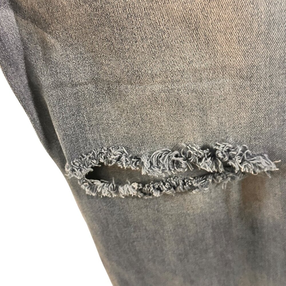 YMI Size 17/30 Womens Distressed Light Wash Straight Leg Jeans NWT - Picture 11 of 12